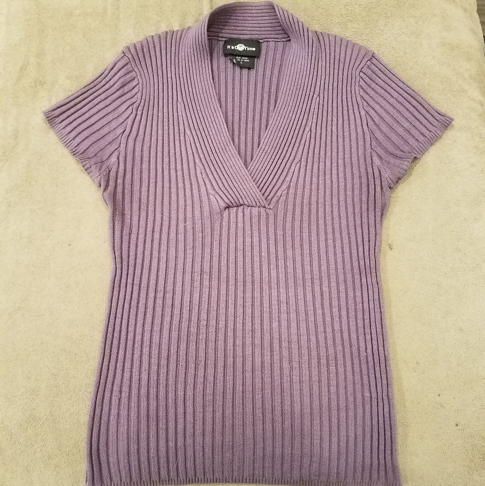 Short sleeve sweater